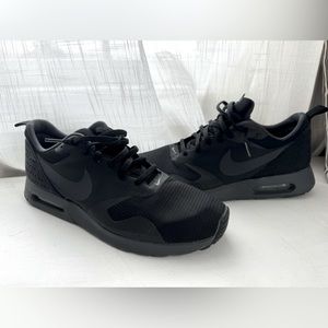 Nike Run- Black-Size 10